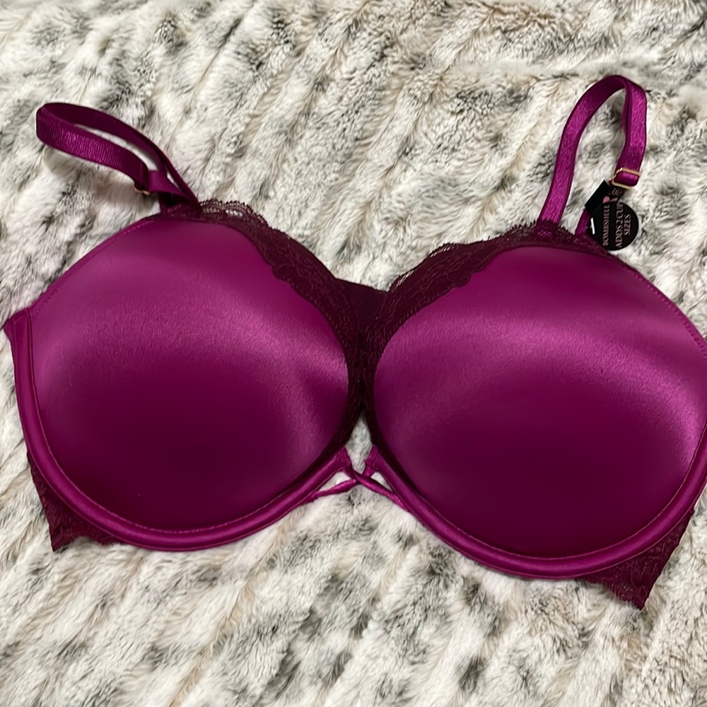 victoria’s Secret bra color purple size 38C New with tag